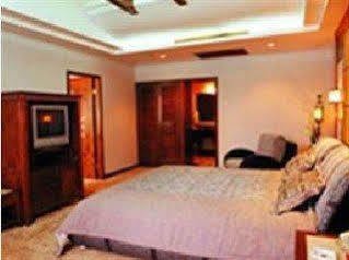 Golden City Hotel Foshan Exterior photo